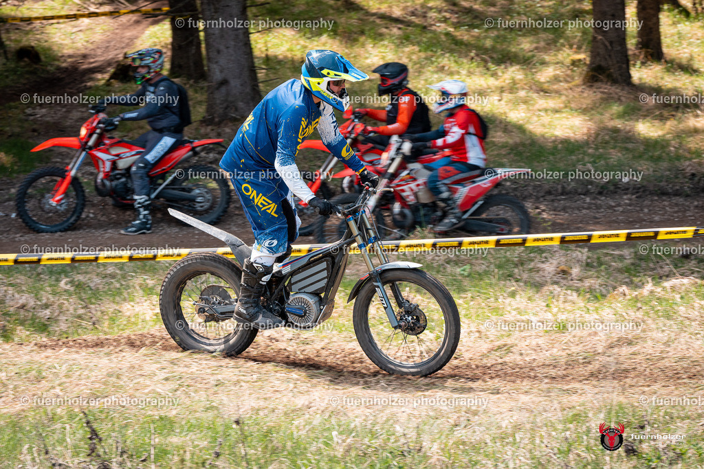 fuernholzer_250501-C2-267 | Fotografische Impressionen von der Red Stag Enduro Extreme by fuernholzer-photography.com. Endurosport in Österreich fotografisch festgehalten von fuernholzer. Auftragsfotografie für Private, Gewerbefotos und Industriefotografie. Eventfotografie, Sportfotografie und Motorsportfotografie. Anbieter von Fotoworkshops, Fototraining, fotografischen Vorträgen und Fotoseminaren.