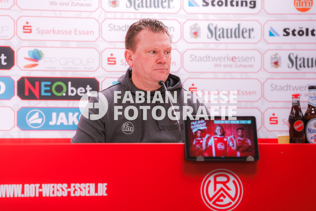 GER Rot-Weiss Essen vs. SSV Ulm, Fussball, 3. Liga, Spieltag 19, Saison 2025/2026, 20.12.2025 | GER Rot-Weiss Essen vs. SSV Ulm, Fussball, 3. Liga, Spieltag 19, Saison 2025/2026, 20.12.2025Foto: Fabian Friese - Realisiert mit Pictrs.com
