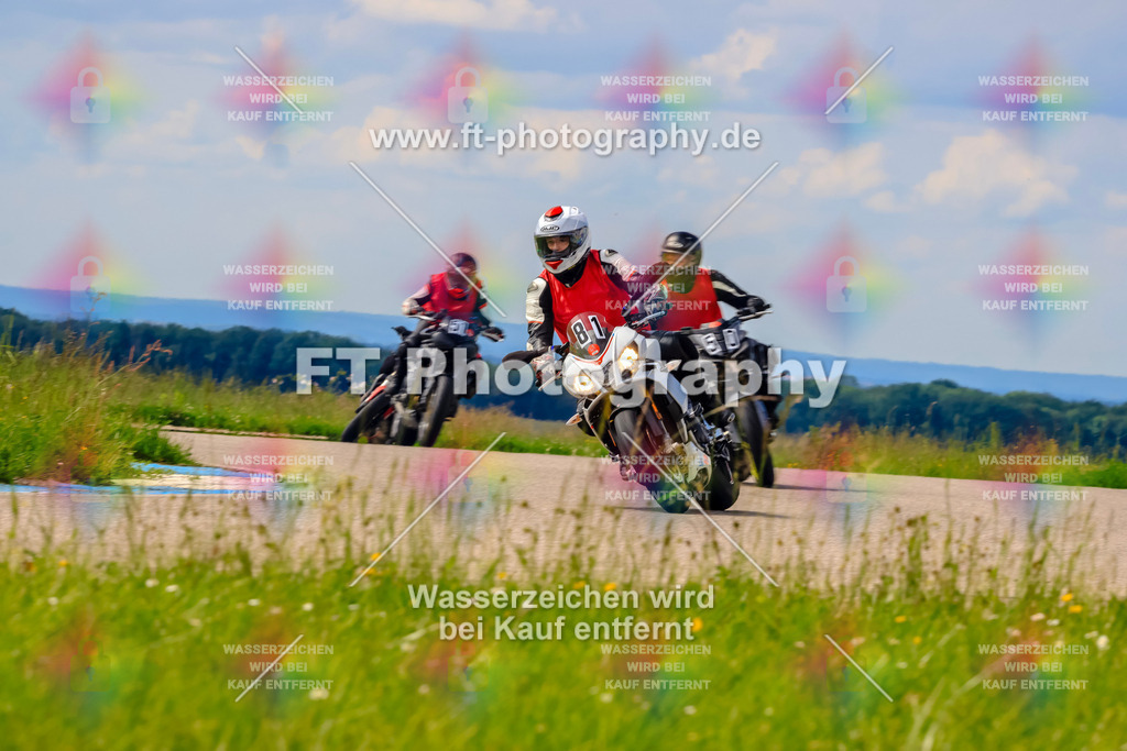 MotoTeam-0841 | Hier findet Ihr Bilder von Touristenfahrten auf der Nürburgring Nordschleife oder von anderen Veranstaltungen die ich besucht habe. Viel Spass beim Durch Schauen 