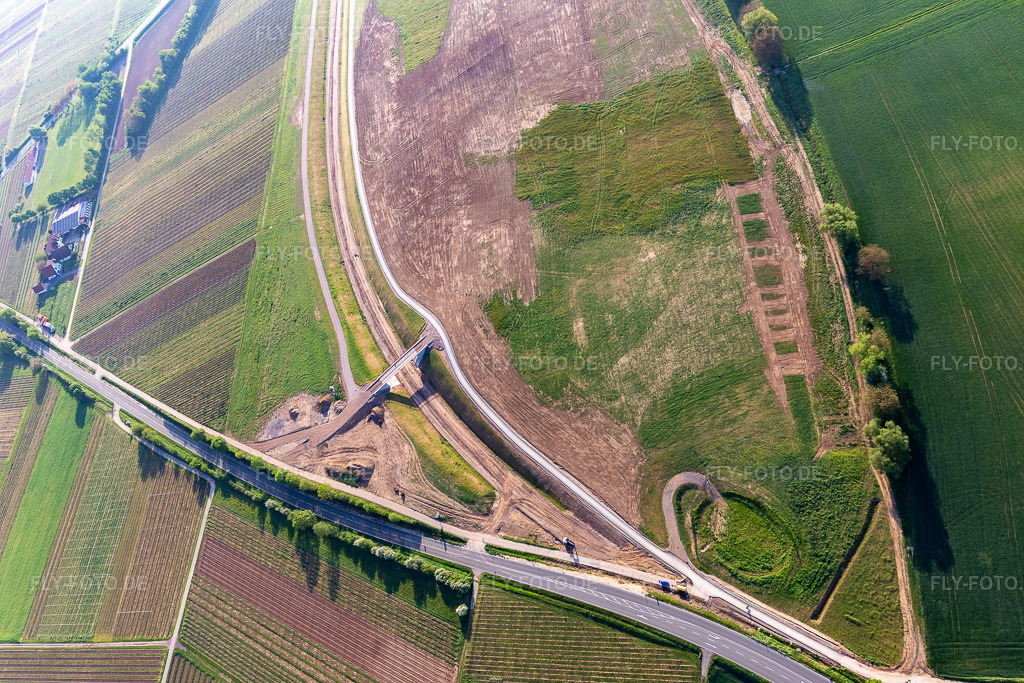 Luftbild: Baustelle Ortsumgehung in Impflingen im Bundesland Rheinland-Pfalz in Deutschland. Foto: IMG_113936.jpg vom 01.05.2019 durch Werner Riehm/FLY-FOTO.de
