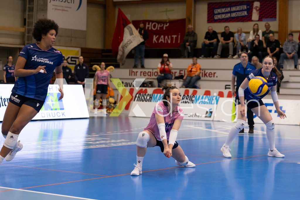 Volleyball I Frauen I Saison 2025-2026 I Volleyball NLA | Women I 1/2 Finals I  VC Kanti Schaffhausen - Sm'Aesch Pfeffingen I 07.03.2026 | 14 Romina Schnyder (CH) (Sm'Aesch Pfeffingen) – Libera - Realisiert mit Pictrs.com