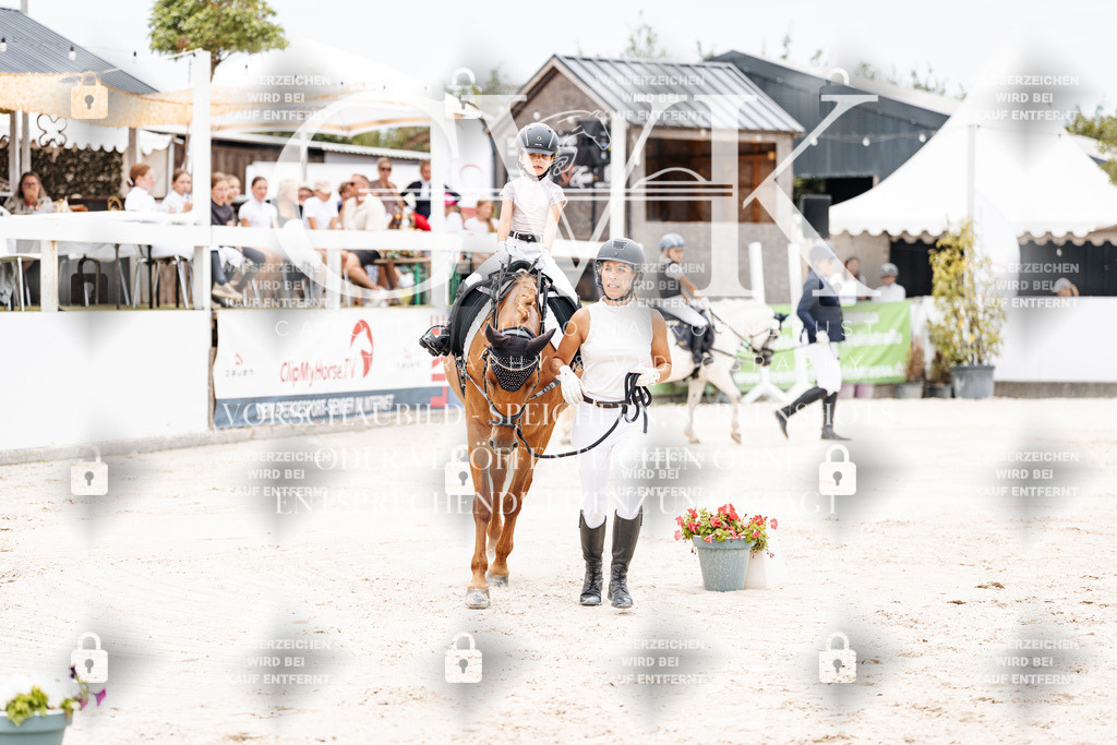 CK907304 | Turnierfotografie Pferdefotografie Trier Rheinland-Pfalz Pferdesport Reitsport Tierfotografie Sportfotografie Pferdevideo Pferdevideografie Equestrianvideography equestrianphotography  - Realisiert mit Pictrs.com