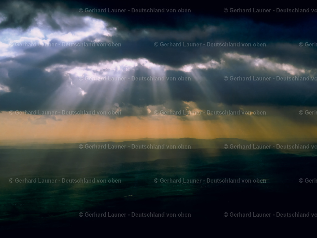 7001016 | Wolkenstimmung über dem Steigerwald