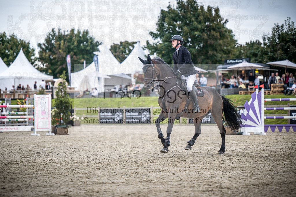 DOS_7478 | Entdecke hochwertige Reitturnierfotos von Foto Oger. Professionell, emotional und authentisch – jetzt Lieblingsmomente im Shop bestellen.Deutschlandweite Turnierfotografie. - Realisiert mit Pictrs.com