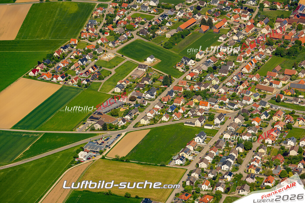 Das Luftbild zeigt :  Gablingen - Die Luftaufnahme wurde 2024 vom UL-Flugzeug aus erstellt ( keine Drohne ) - Hochauflösende Luftaufnahme - Für grossformatige Ausdrucke geeignet. Die Geschenkidee !Mit Lizenz und Bildrechte bestellbar