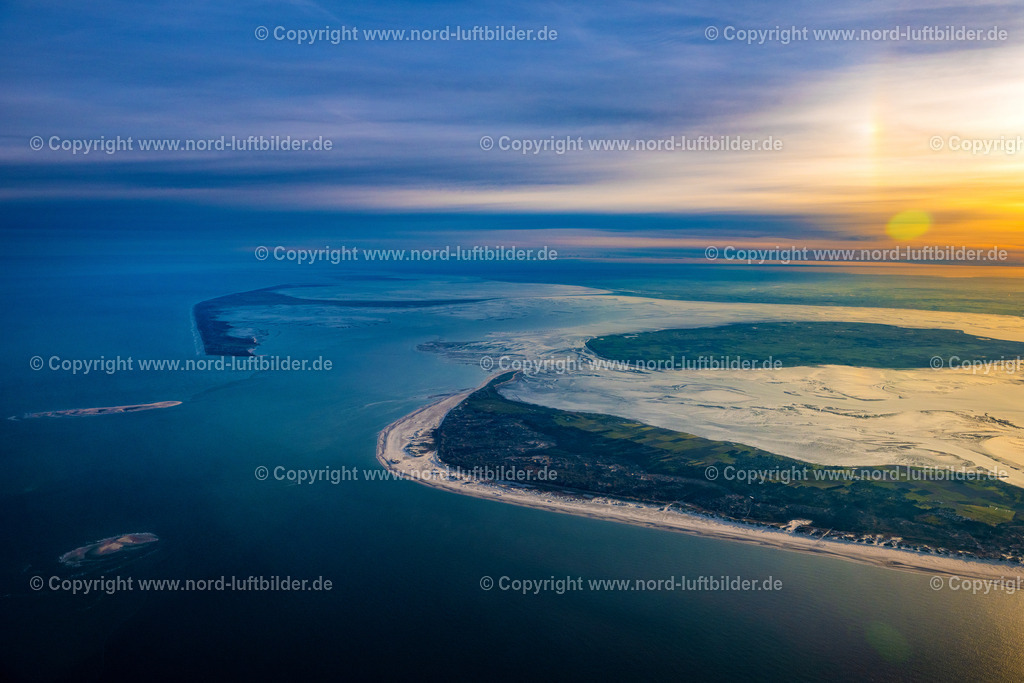 Sylt_Amrum_Sonnenaufgang_ELS_3975010523 | AMRUM 01.05.2023 Küstenbereich der nordfriesischen Nordseeinsel im Sonnenaufgang Amrum Sylt und Föhr im Bundesland Schleswig-Holstein, Deutschland. // Coastal area of the North Frisian North Sea island at sunrise Amrum Sylt and Foehr in the state Schleswig-Holstein, Germany. Foto: Martin Elsen