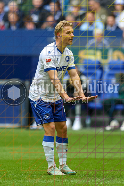 05.04.2026, GER, Fussball, Herren, 2. BL, Saison 2025/2026, FC Schalke 04 - Karlsruher SC | Andreas Müller (KSC) gestikuliert, Gestik 