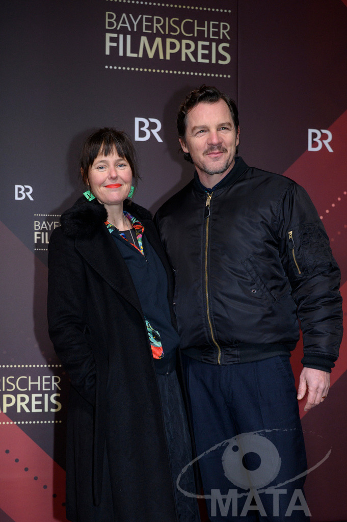 _DWI5216 | Zora Thiessen und Felix Klare bei der Verleihung des 47. Bayerischen Filmpreises 2026  im Prinzregententheater. München, Deutschland. Der Bayerische Filmpreis wird seit 1979 von der Bayerischen Staatsregierung verliehen, um die Bedeutung des Kinofilms als Kulturgut herauszustellen - Realisiert mit Pictrs.com