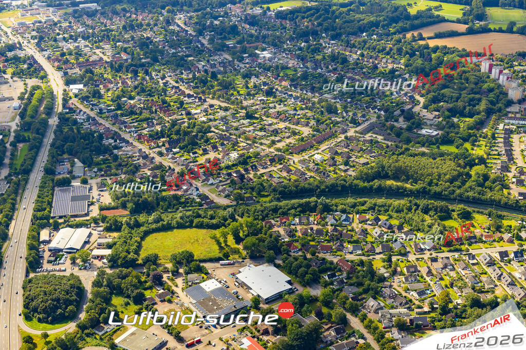 Klassische Luftaufnahme ohne Drohne zeigt:Gartenstadt bei Neumünster - Die Luftbildaufnahme wurde 2025 vom UL-Flugzeug heraus erstellt ( keine Drohnenaufnahme ) - Hochauflösende Luftaufnahme -Nicht vergleichbar mit Google Maps oder Satelittenbilder- Die Geschenkidee !Mit Lizenz und Bildrechte bestellbar