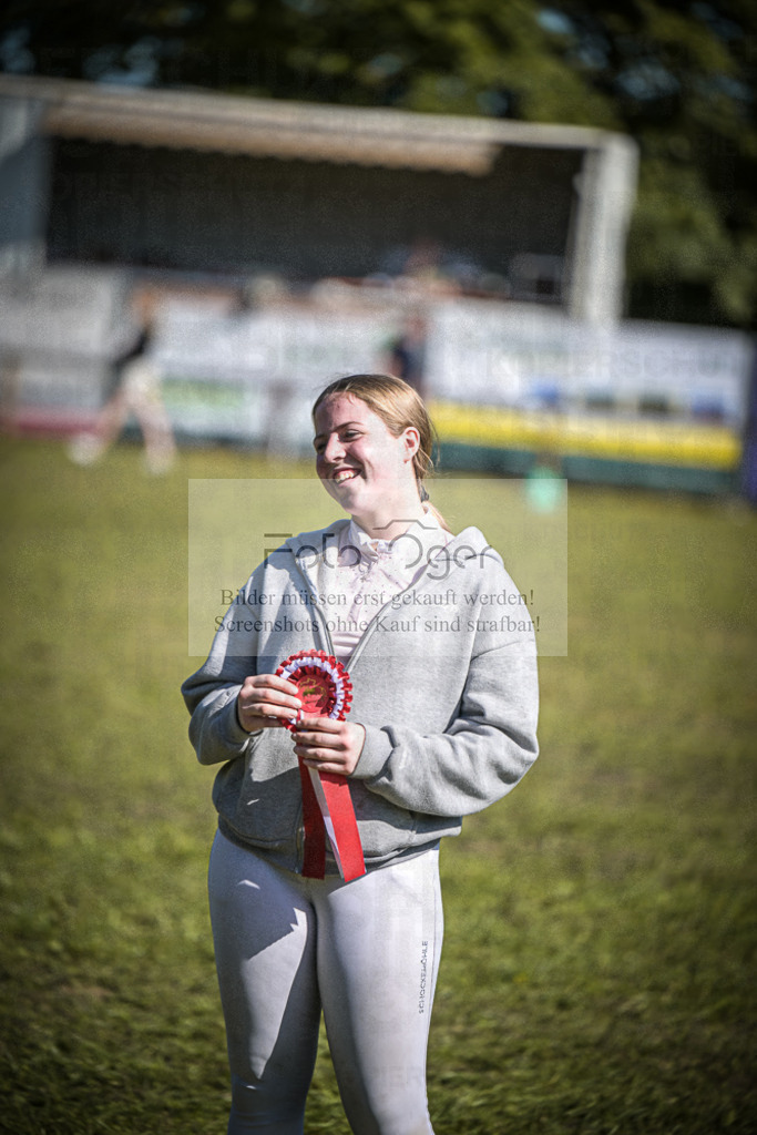 DOS_0043 | Entdecke hochwertige Reitturnierfotos von Foto Oger. Professionell, emotional und authentisch – jetzt Lieblingsmomente im Shop bestellen.Deutschlandweite Turnierfotografie. - Realisiert mit Pictrs.com