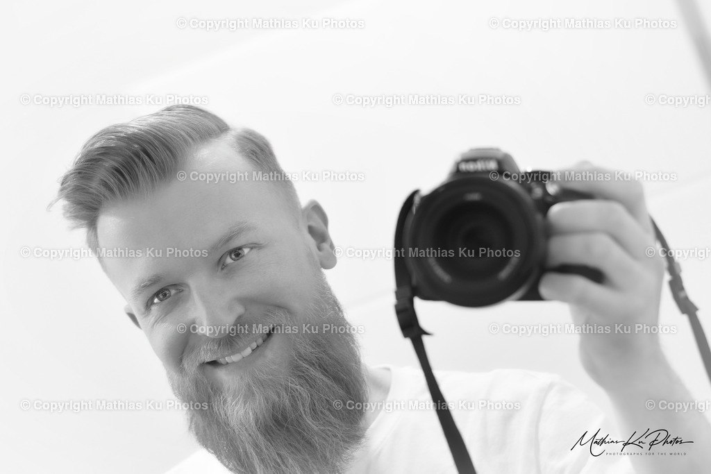 Portrait (2) | Buche Fotoshootings und entdecke hochwertige Fotoprodukte bei Mathias Ku Photos. Personalisiert, kreativ & mit Liebe zum Detail. Jetzt informieren! - Realisiert mit Pictrs.com
