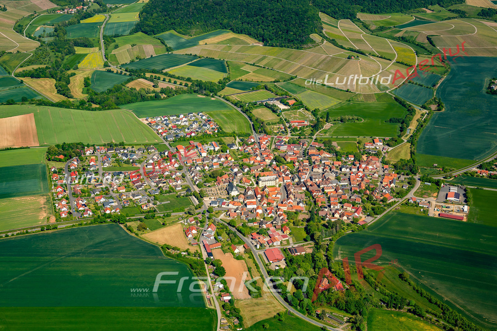 karte-oberschwarzach-vs-google-maps-satelittenbilder-1272-jahr-2025 | Luftaufnahme der Stadt Oberschwarzach - Die Luftaufnahme wurde 2025 vom UL-Flugzeug heraus erstellt ( keine Drohne ) - Hochauflösende Luftaufnahme - für professionelle Ausdrucke geeignet. Die Geschenkidee !Mit Lizenz und Bildrechte bestellbar