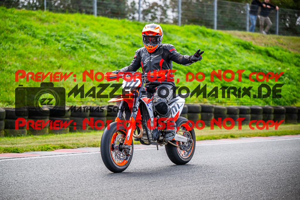 MaZZes_FotoMatrix_231001_0287 | S4