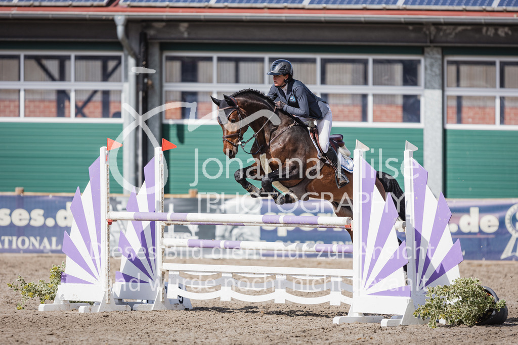 230411_Mühlen_03SprPf-L-432 | Deine schönsten Turniermomente als professionelle Fotos! Entdecke hochwertige Pferdesport-Fotografie im Online-Shop. Jetzt Fotos finden & bestellen!