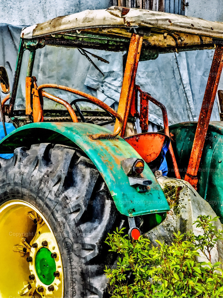 PDM2_3269_Trecker_120x160 | DIGITALKUNST. Abgestellt. __ Alter Traktor wartet auf die Restaurierung. __ Seitenverhältnis = 3 zu 4 - Realisiert mit Pictrs.com