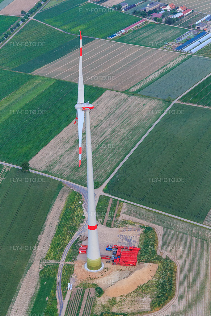 Luftbild: Letzte WKA-Baustelle im Hatzenbühler Windpark in Hatzenbühl im Bundesland Rheinland-Pfalz in Deutschland. Foto: IMG_100638.jpg vom 01.06.2017 durch Werner Riehm/FLY-FOTO.de