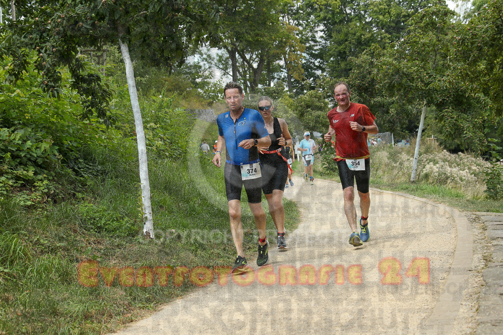 250824_1342_EX1_3323 | Sportfotografie im Rhein-Sieg Kreis, Köln, Bonn, NRW, Rheinland Pfalz, Hessen, etc. Unser Tätigkeitsfeld umfasst den Laufsport vom Volkslauf über den Marathon, Duathlon, Triathon bis zum Ultralauf wie Kölnpfad Ultra oder Schindertrail.