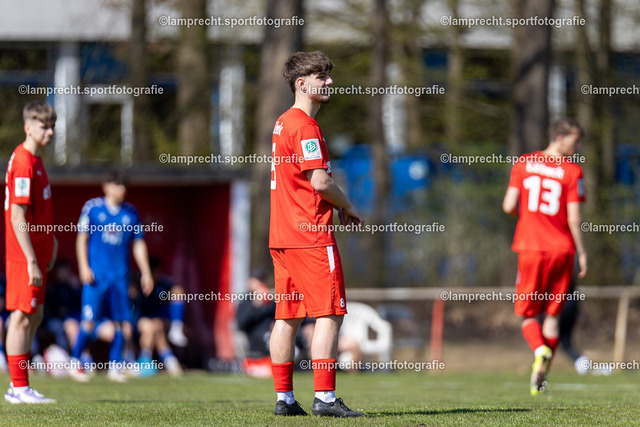 Fußball I Junioren I Saison 2025-2026 I DFB-Nachwuchsliga I 8. Spieltag I JFV Lübeck - 1. FC Magdeburg 12 | Alexander Erwin Laval (8, JFV Lübeck) - Realisiert mit Pictrs.com