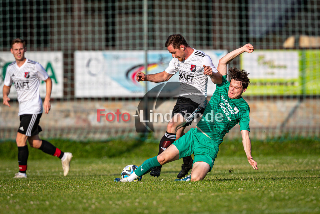 TSV Hohenpeißenberg vs. SV Haunshofen | Toto-Pokal Kr. Zugspitze West 2024 T16, TSV Hohenpeißenberg vs. SV Haunshofen, 20240724,Duell um den Ball Lukas RAUSCHENBACH (TSVHP 25) und Moritz DEISENBERGER (SVH 7),2024-07-24 in Hohenpeißenberg (Sportplatz Hohenpeißenberg)Lukas RAUSCHENBACH (TSVHP 25), Moritz DEISENBERGER (SVH 7)Copyright: WolfgangxLindner www.foto-lindner.de