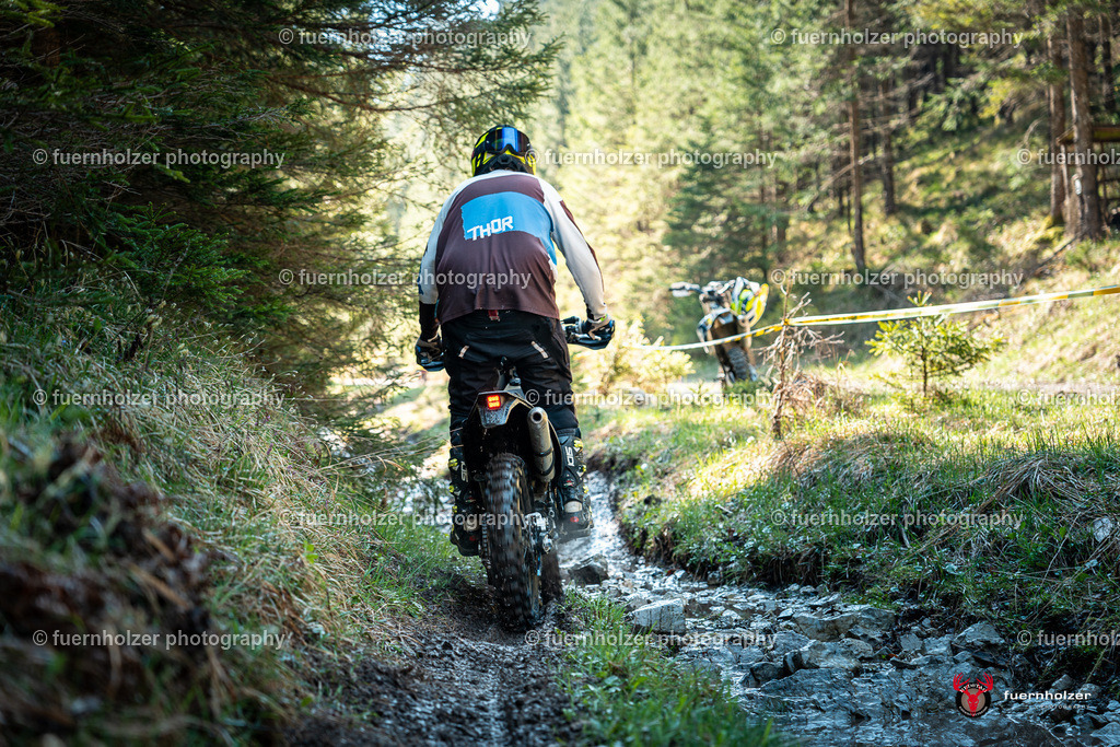 fuernholzer_250501-C1-100 | Fotografische Impressionen von der Red Stag Enduro Extreme by fuernholzer-photography.com. Endurosport in Österreich fotografisch festgehalten von fuernholzer. Auftragsfotografie für Private, Gewerbefotos und Industriefotografie. Eventfotografie, Sportfotografie und Motorsportfotografie. Anbieter von Fotoworkshops, Fototraining, fotografischen Vorträgen und Fotoseminaren.