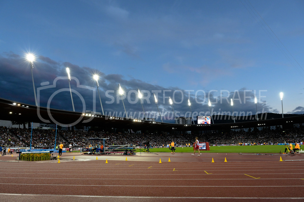 Leichtathletik: Weltklasse Zürich | 08.09.2022, Zürich, Letzigrund, Leichtathletik: Weltklasse Zürich, Abendhimmel über dem Stadion. - Realisiert mit Pictrs.com