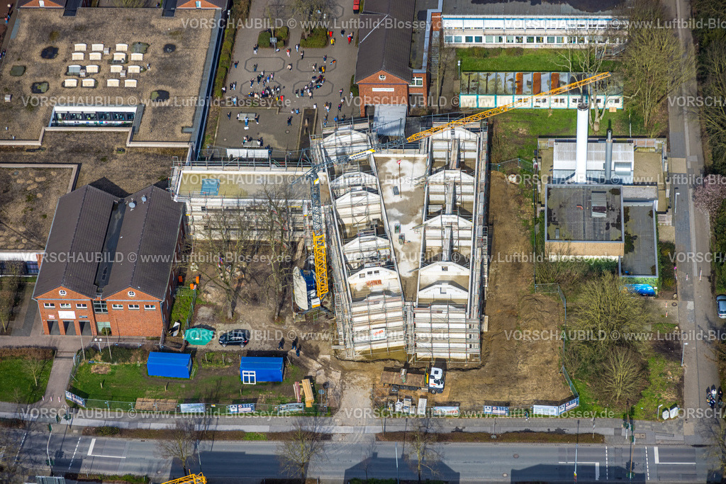 Dinslaken240308646 | Luftbild, Baustelle mit Neubau am Gustav-Heinemann-Gymnasium, Schulhof und Schulkinder, Hiesfeld, Dinslaken, Nordrhein-Westfalen, Deutschland