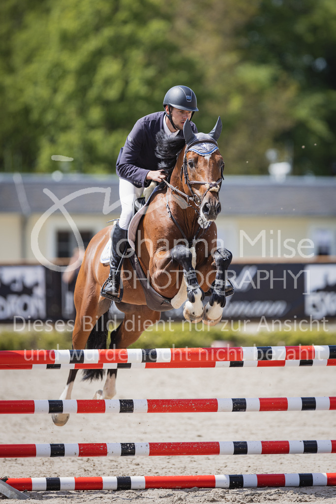 230518_MayDays_SprPf-A2-293 | Deine schönsten Turniermomente als professionelle Fotos! Entdecke hochwertige Pferdesport-Fotografie im Online-Shop. Jetzt Fotos finden & bestellen!