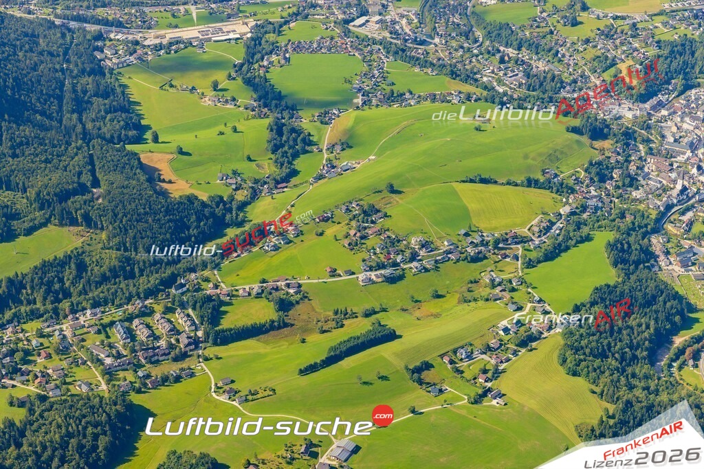 Luftaufnahme von  Bad Aussee - Die Luftaufnahme wurde 2025 vom UL-Flugzeug heraus erstellt ( keine Drohne ) - Hochauflösende Luftaufnahme - für professionelle Ausdrucke geeignet. Die Geschenkidee !Mit Lizenz und Bildrechte bestellbar