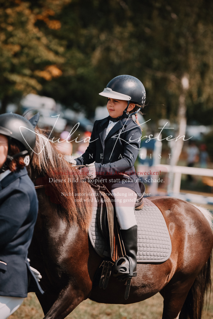 DSC_6059 | Pferde- und Turnierfotografie in Westsachsen. Pferdeportraits, Auftragszeichnungen und intuitive Kunst.