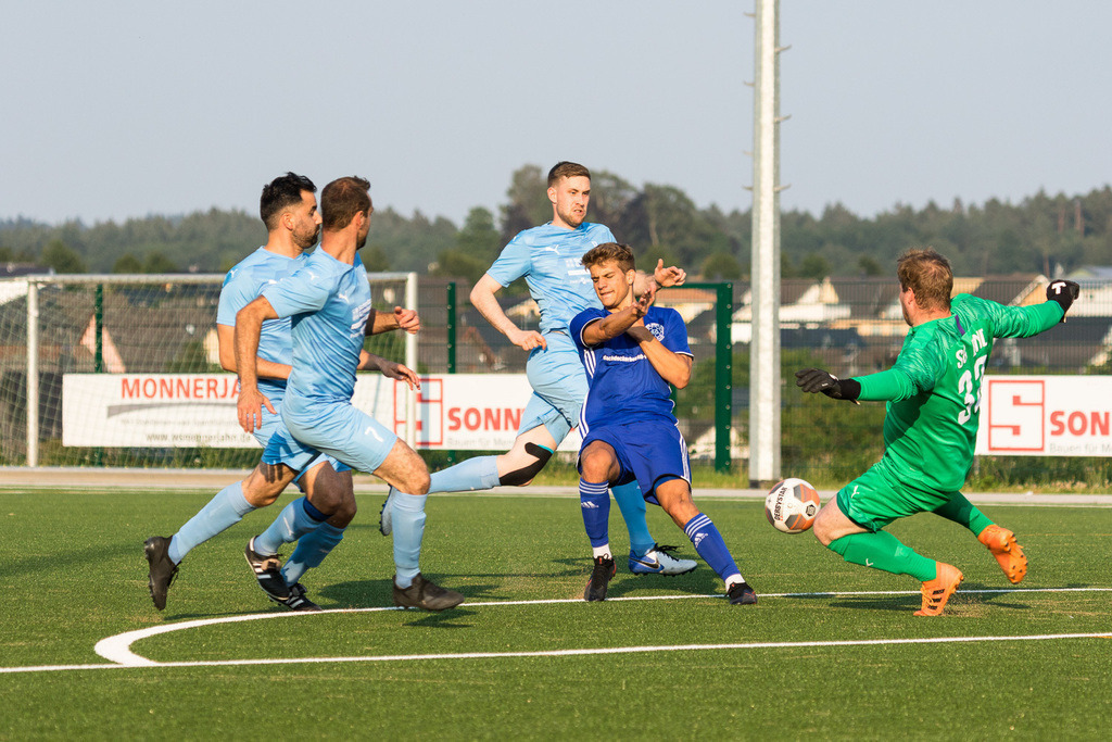 SG Morshausen - SG Niederburf | Sportfotografie Hermann-Josef Stoffel - Realisiert mit Pictrs.com