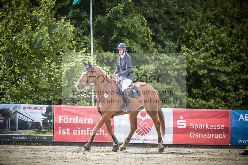 DOS_4792 | Entdecke hochwertige Reitturnierfotos von Foto Oger. Professionell, emotional und authentisch – jetzt Lieblingsmomente im Shop bestellen.Deutschlandweite Turnierfotografie. - Realisiert mit Pictrs.com