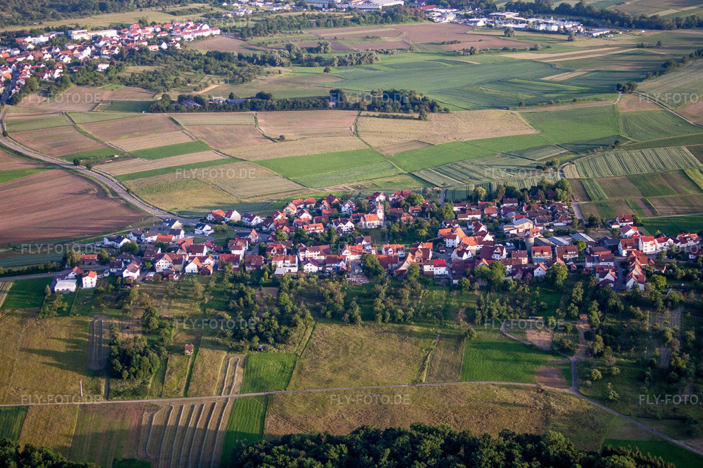 Luftbild: Dorfansicht im Ortsteil Stockach in Gomaringen im Bundesland Baden-Württemberg in Deutschland. Foto: IMG_66969.jpg vom 07.06.2014 durch Werner Riehm/FLY-FOTO.de