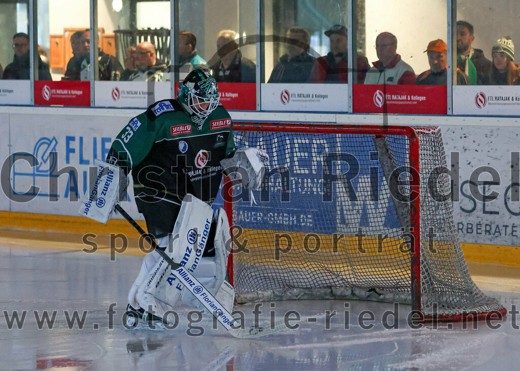 2023-03-19_001_TSV_Erding_gegen_TEV_Miesbach | Erding, Deutschland, 19.03.2023:
Eishockey, Bayernliga Playoffs 2022 / 2023, Halbfinale, TSV Erding gegen TEV Miesbach, Endergebnis: 

Torwart Thomas Hingel (Erding Gladiators, #33)

Foto: Christian Riedel / fotografie-riedel.net