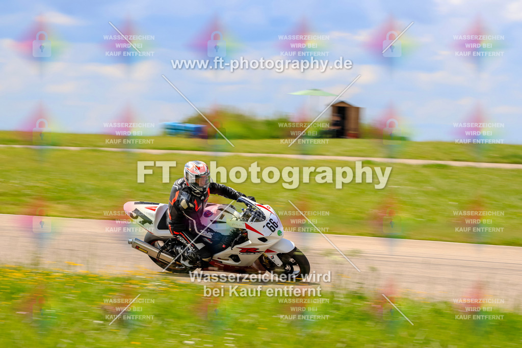 MotoTeam-0457 | Hier findet Ihr Bilder von Touristenfahrten auf der Nürburgring Nordschleife oder von anderen Veranstaltungen die ich besucht habe. Viel Spass beim Durch Schauen 