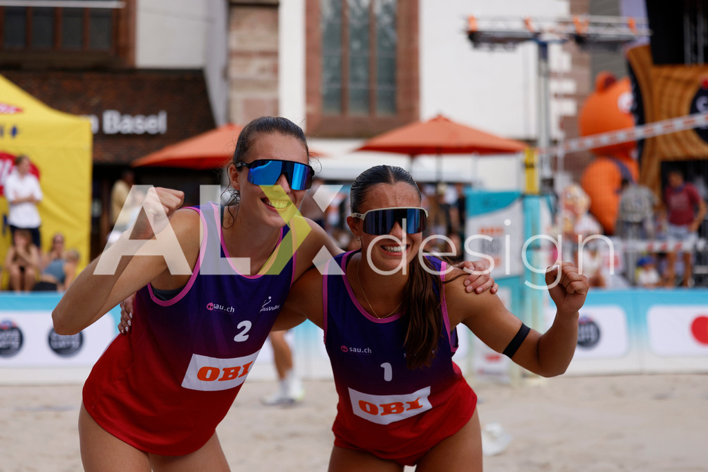 Obi BeachTour 2026 - Basel | BASEL, SWITZERLAND - JULY 18: ZOÉ FLÜCKIGER (SUI) and NADINE DEMIERRE (SUI) during the Obi BeachTour 2026 match between ZOBRIST / LUTZ (SUI) and FLÜCKIGER / DEMIERRE (SUI) at Barfüsserplatz on July 18, 2026 in Basel, Switzerland. - Realisiert mit Pictrs.com