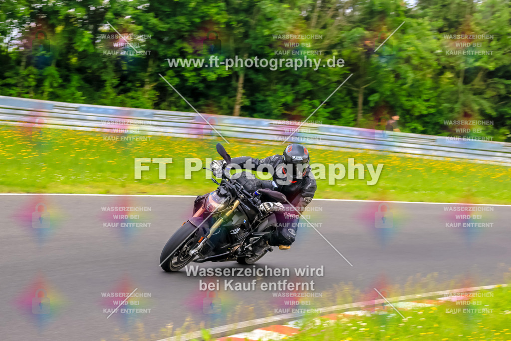 VBK-7106 | Hier findet Ihr Bilder von Touristenfahrten auf der Nürburgring Nordschleife oder von anderen Veranstaltungen die ich besucht habe. Viel Spass beim Durch Schauen 