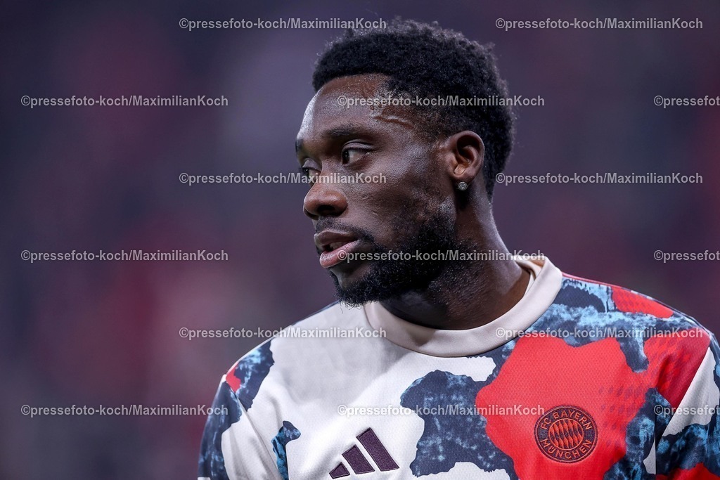 UCL11032502205 | 11.03.2025, Fußball, UEFA Champions League, Bayer 04 Leverkusen - FC Bayern München, Achtelfinale Rückspiel, BayArena, Saison 2024 2025: Alphonso Davies (FC Bayern #19)DFB regulations prohibit any use of photographs as image sequences and or quasi-video.