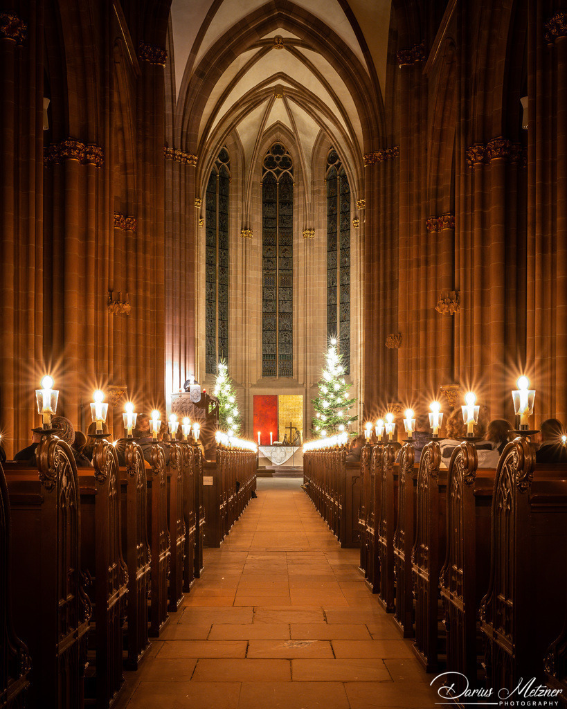 Christmette in der Katharinenkirche in Oppenheim | Christmette in der Katharinenkirche in Oppenheim. Mit unzähligen Kerzen, welche eine wundervolle, weihnachtliche Stimmung verbreiten.