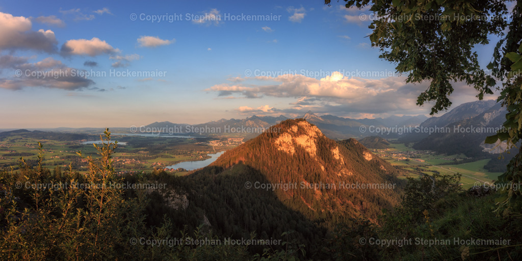 Drei Seen Panorama Allgäu | Wandbilder online kaufen. Bring Atmosphäre in deine Räume.
Egal ob für private Räume, Arztpraxen, Hotels oder Pensionen. Die Wandbilder  in verschiedenen Größen auf Leinwand, Alu-Dibond, Acrylglas, Holz und vieles mehr.


 - Realisiert mit Pictrs.com