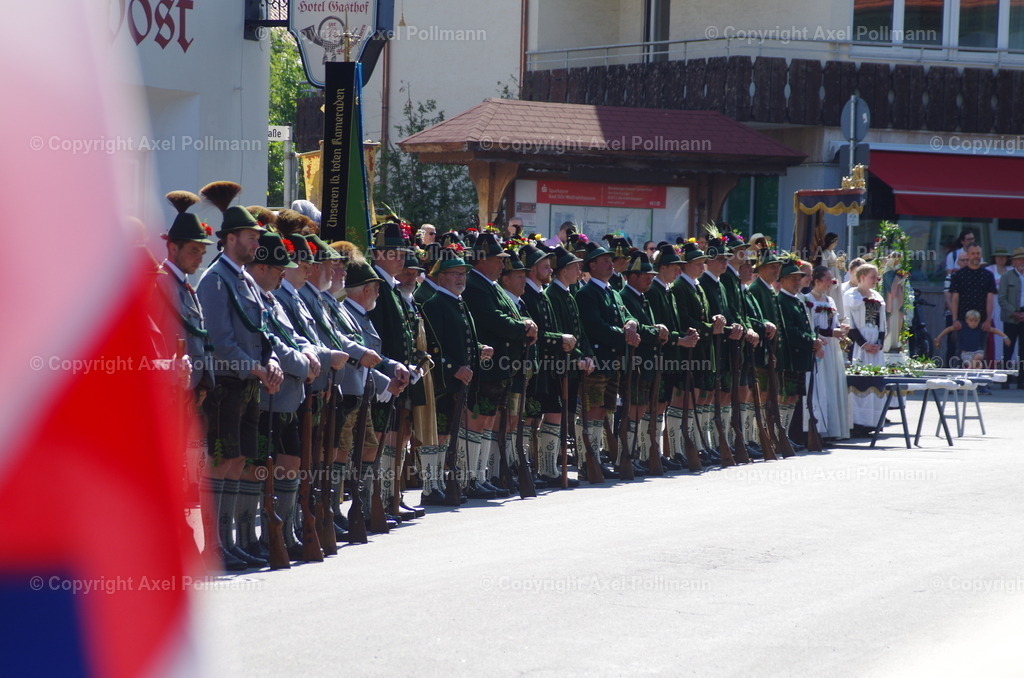 IMGP3916 | fotografiert von Axel PollmannLeonhardi Wallfahrt Benediktbeuern und Murnau, Fronleichnam, Fasching, Landschaft im Loisachtal und Benediktbeuern  - Realisiert mit Pictrs.com