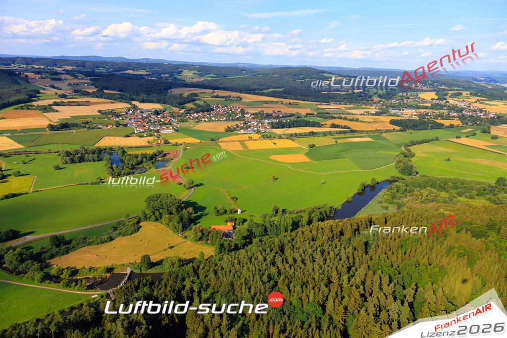 Die Luftaufnahme der Stadt Mainleus wurde vom UL-Flugzeug heraus erstellt ( keine Drohne )- hohe Auflösung für beste Qualität