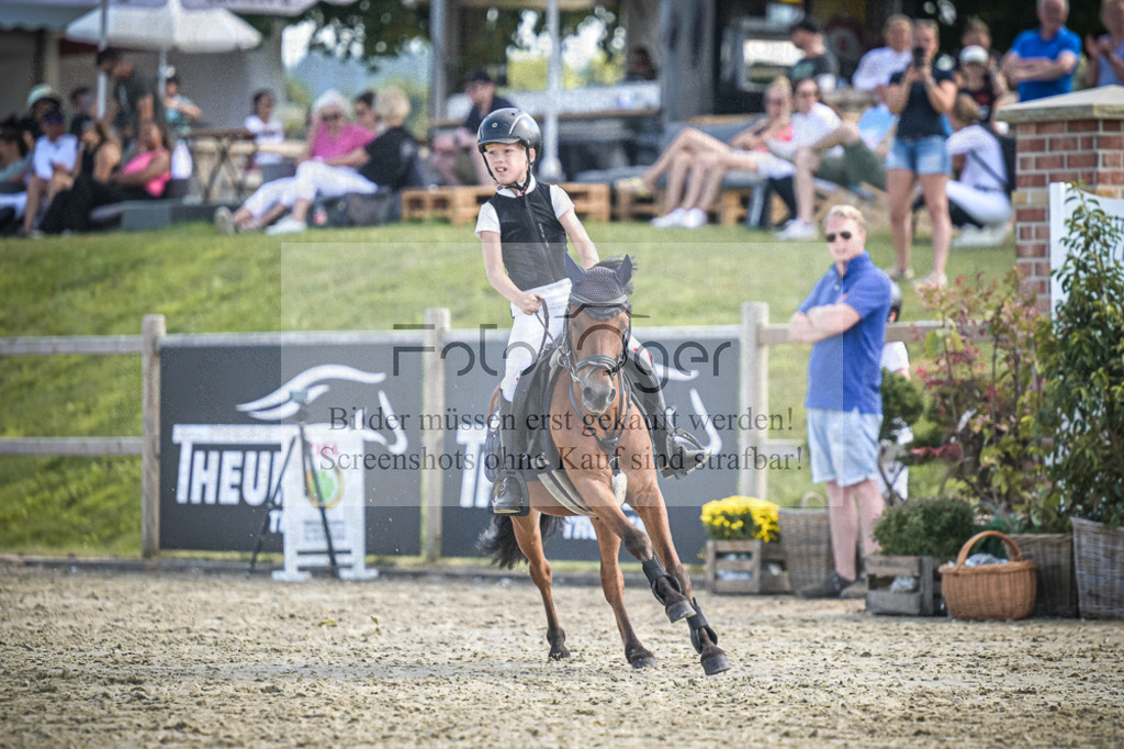 DOS_0702 | Entdecke hochwertige Reitturnierfotos von Foto Oger. Professionell, emotional und authentisch – jetzt Lieblingsmomente im Shop bestellen. - Realisiert mit Pictrs.com