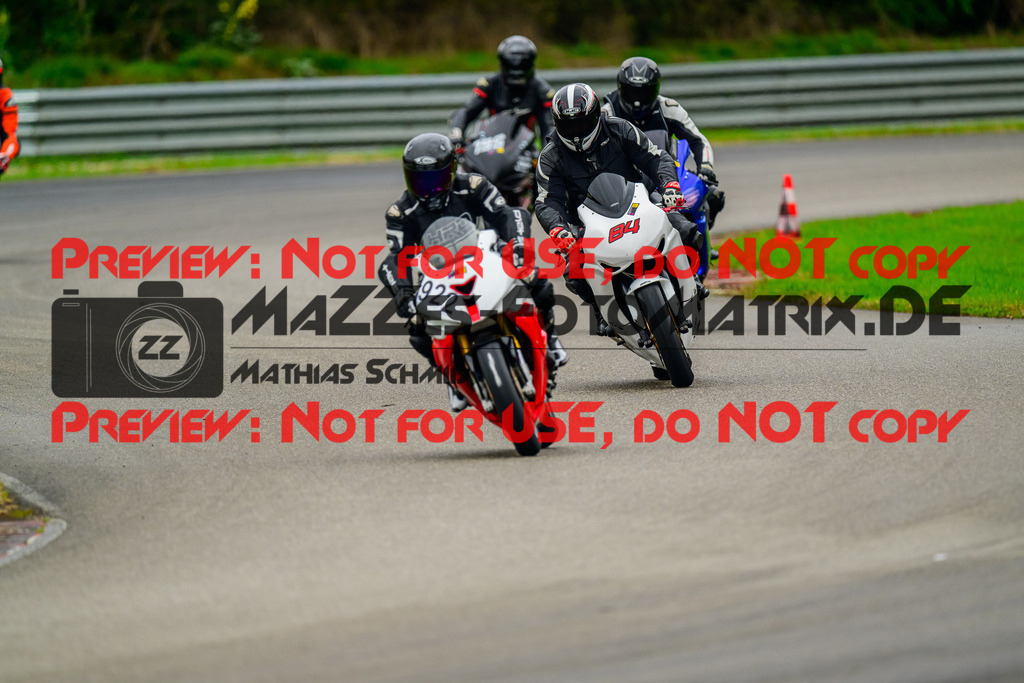 MaZZes_Fotomatrix_20241002_6007705_7623 | GELB