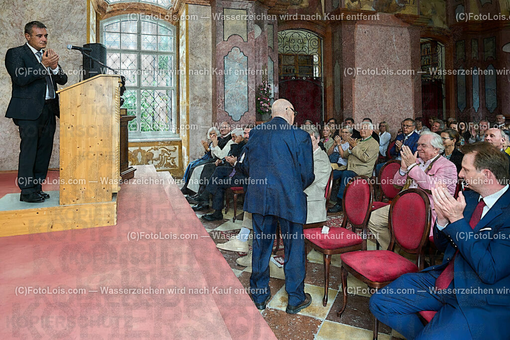 ALP0272_XXXIX_Chopin-Festival_Eroeffnung_Erber Anton | (C)FotoLois.com, Alois Spandl, XXXIX. internationales CHOPIN-Festival in der Kartause Gaming, Eröffnung des Festivals mit Einmarsch der Goldhaubengruppe Lackenhof mit der Musikkapelle Gaming sowie den Ehrengästen und Eröffnungsansprachen in der Barockbibliothek, Fr 4. August 2023.