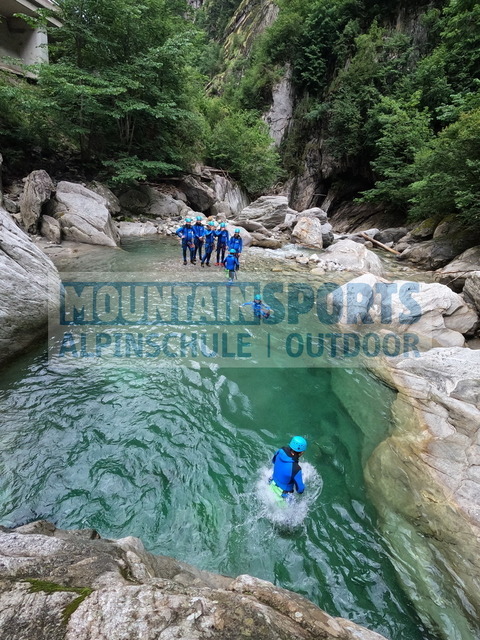 GOPR2017 | Bestelle die Bilder deines Berg- oder Wasser-Abenteuers mit Mountain Sports bequem von zu Hause aus direkt über unseren Online Fotoshop von pictrs.com. - Realisiert mit Pictrs.com