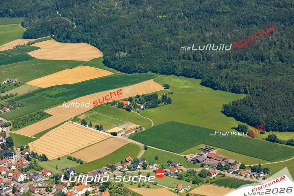 Aktuelles Luftbild von Niedersweiler Wolpertswende - Die Luftaufnahme wurde 2022 mittels UL-Flugzeug erstellt ( keine Drohne ) - hochauflösende Kamera-Systeme von  Canon -Beste Qualität - Für grossformatige Ausdrucke geeignet. Die Geschenkidee !