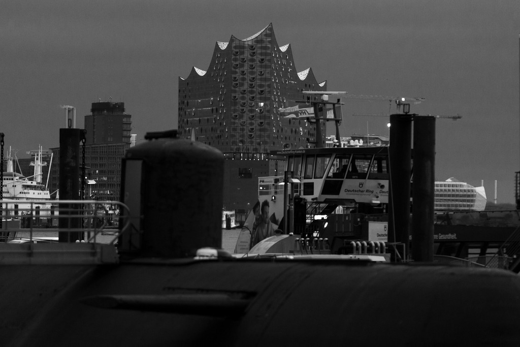 _MSC9296 | Fotografie, Shop, Art, Kunst, Feuer, Schwarzweiß, SW, BW, Black and White, Foto, Hamburg, Hamburger Hafen, Hamburg City, Hafen, Fotokunst, Photoart, Feuer, Feuerfotos, fire, fire photo - Realisiert mit Pictrs.com