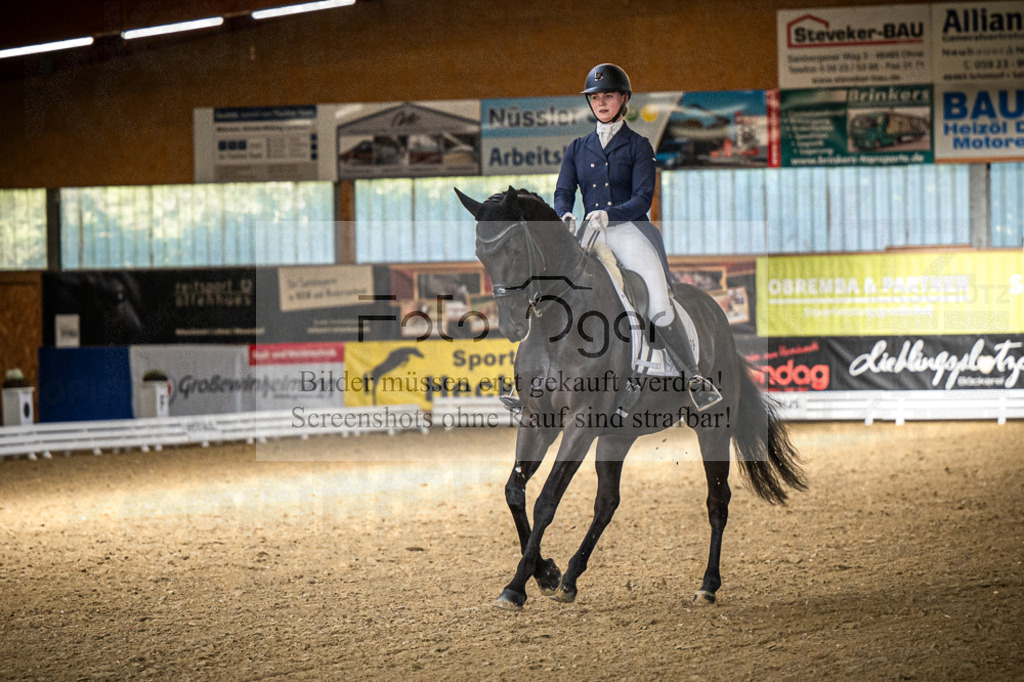DOS_1385 | Entdecke hochwertige Reitturnierfotos von Foto Oger. Professionell, emotional und authentisch – jetzt Lieblingsmomente im Shop bestellen.Deutschlandweite Turnierfotografie. - Realisiert mit Pictrs.com