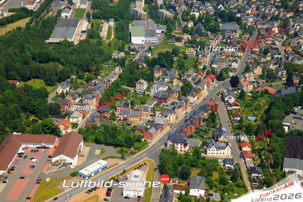 Die Luftaufnahme der Stadt Falkenstein-vogtland wurde vom UL-Flugzeug heraus erstellt ( keine Drohne )- hohe Auflösung für beste Qualität