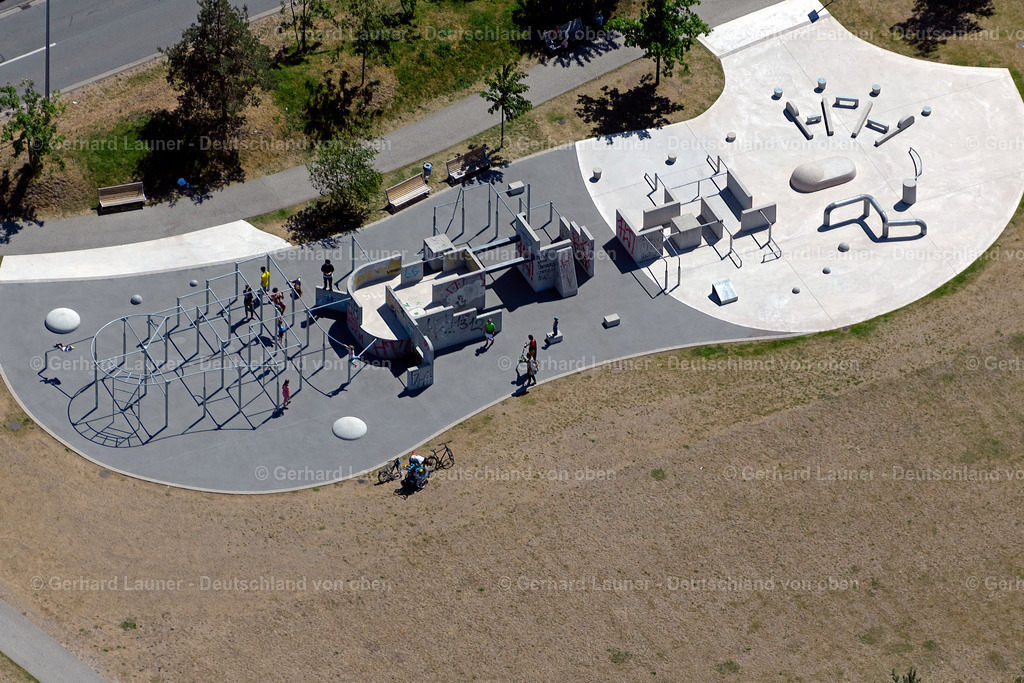 4029412 | BREMEN 01.06.2020 Strecke parkour team Bremen im Ortsteil Überseestadt in Bremen, Deutschland. // Course parkour team Bremen in the district of Ueberseestadt in Bremen, Germany. Foto: Gerhard Launer